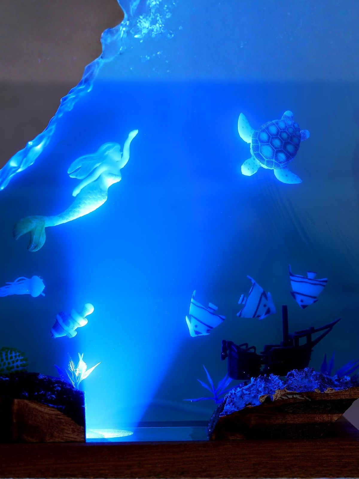 Handmade Epoxy Wood Resin Table Lamp with Natural Finish